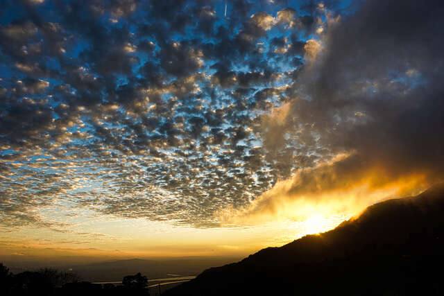 陽明山夜景(陽明山夕照_高讚賢攝)