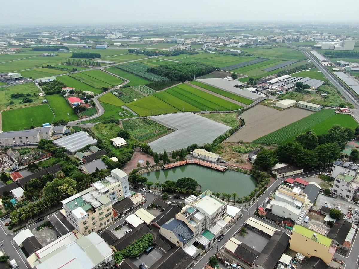藍光水塘