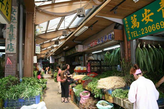 西昌街-青草巷(青草巷_店家一景_攝影/王能佑)