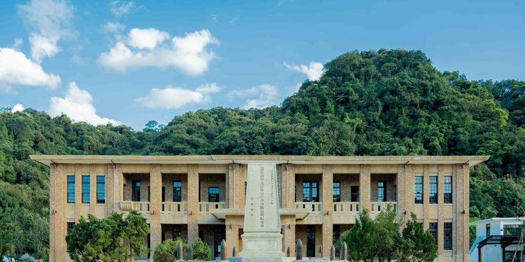 要塞司令部(白天外部場景)