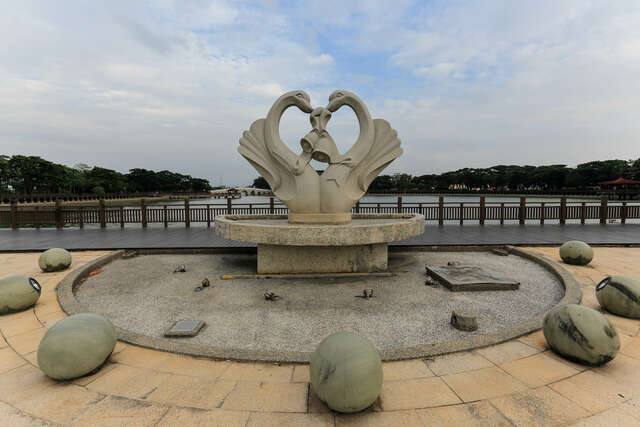 天鵝湖公園(舊名埤寮埤)