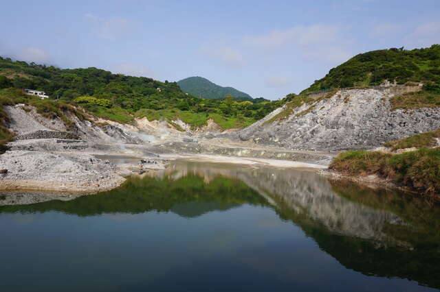 硫磺谷_大磺嘴(硫磺谷泉池遠景_劉佳雯攝)
