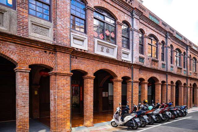 大稻埕街區_迪化街店屋(復古風的紅磚騎樓)