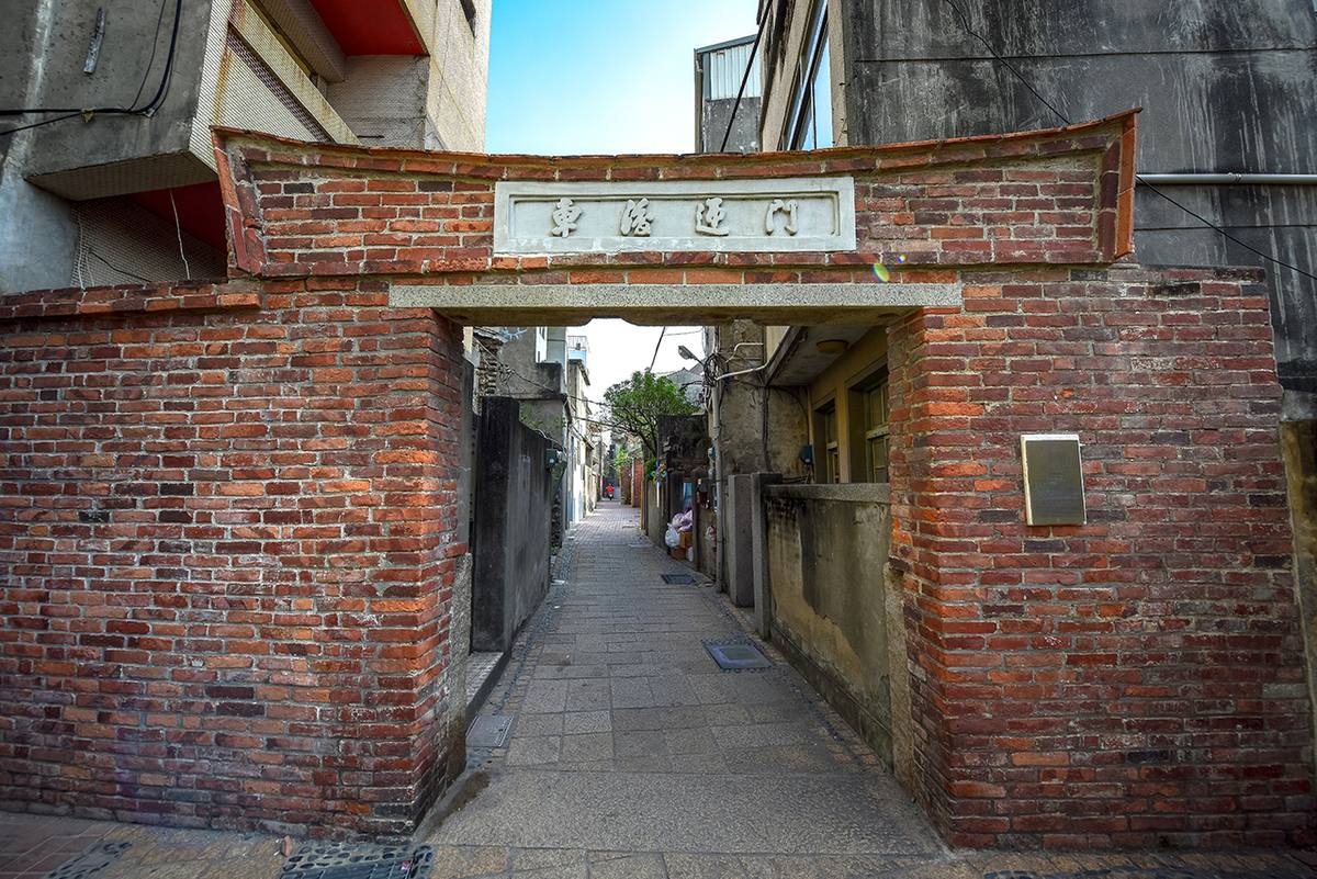 鹿港隘門