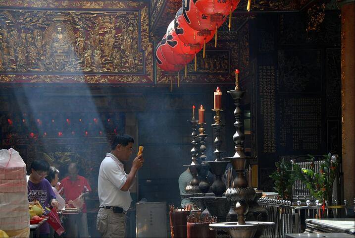 下泰山巖