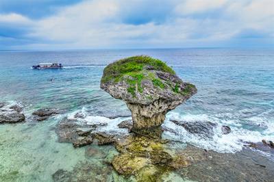 花瓶岩全景