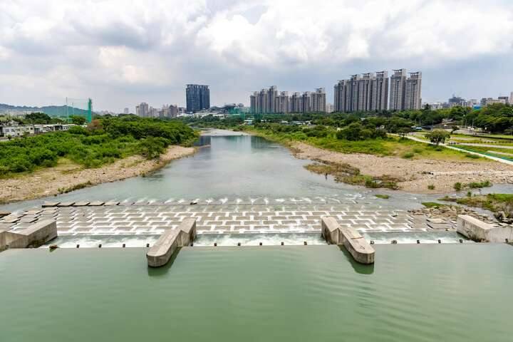 碧潭堰