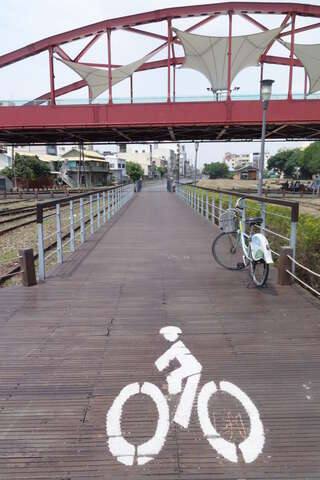 西臨港線自行車道