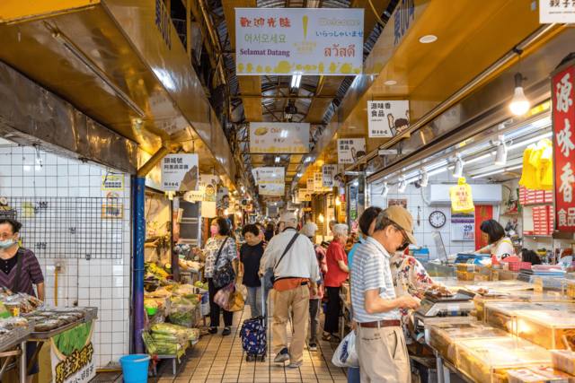 東三水街市場_新富市場(市場的購物人潮)