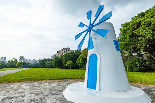 古亭河濱公園(風車裝置藝術(圖片來源:臺北市政府觀光傳播局))