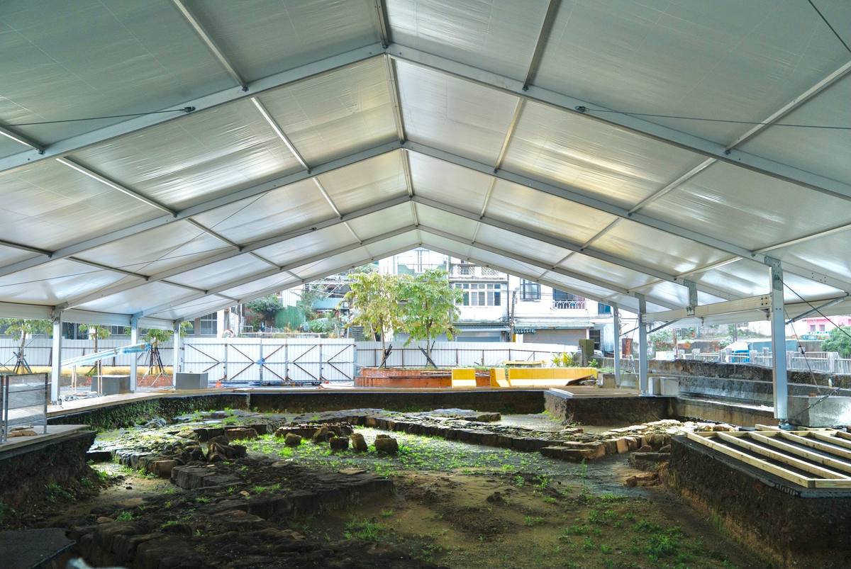 西班牙諸聖教堂考古遺址(西班牙諸聖教堂基座遺跡)