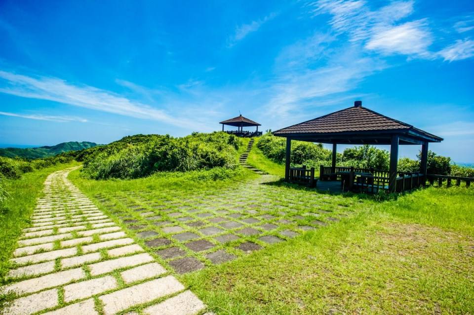 龍洞灣岬步道(步道上涼亭)