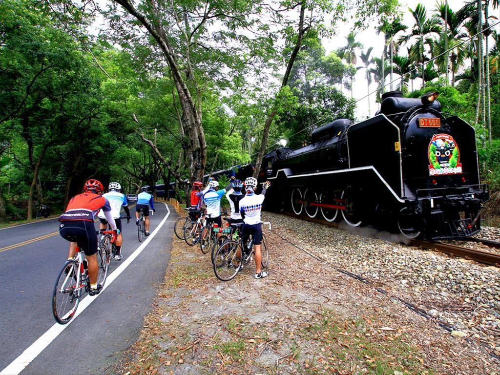 集集自行車道-綠色隧道段(B-佳作-集集綠色遂道之美-陳威宏)