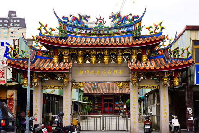 艋舺清水巖