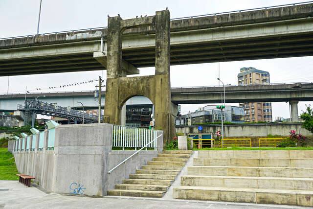 五分吊橋遺址(五分吊橋_高讚賢攝)